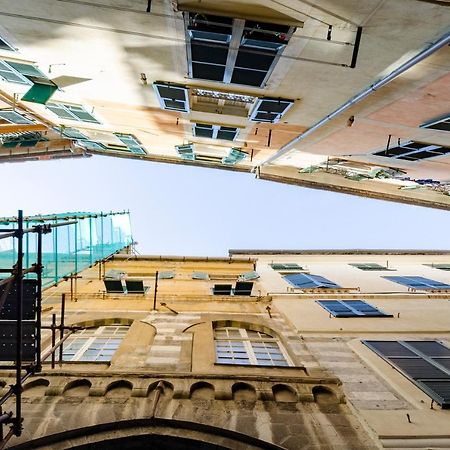 Joivy Vibrant Open-Plan Apt For 6 In Historic Centre Lägenhet Genua Exteriör bild