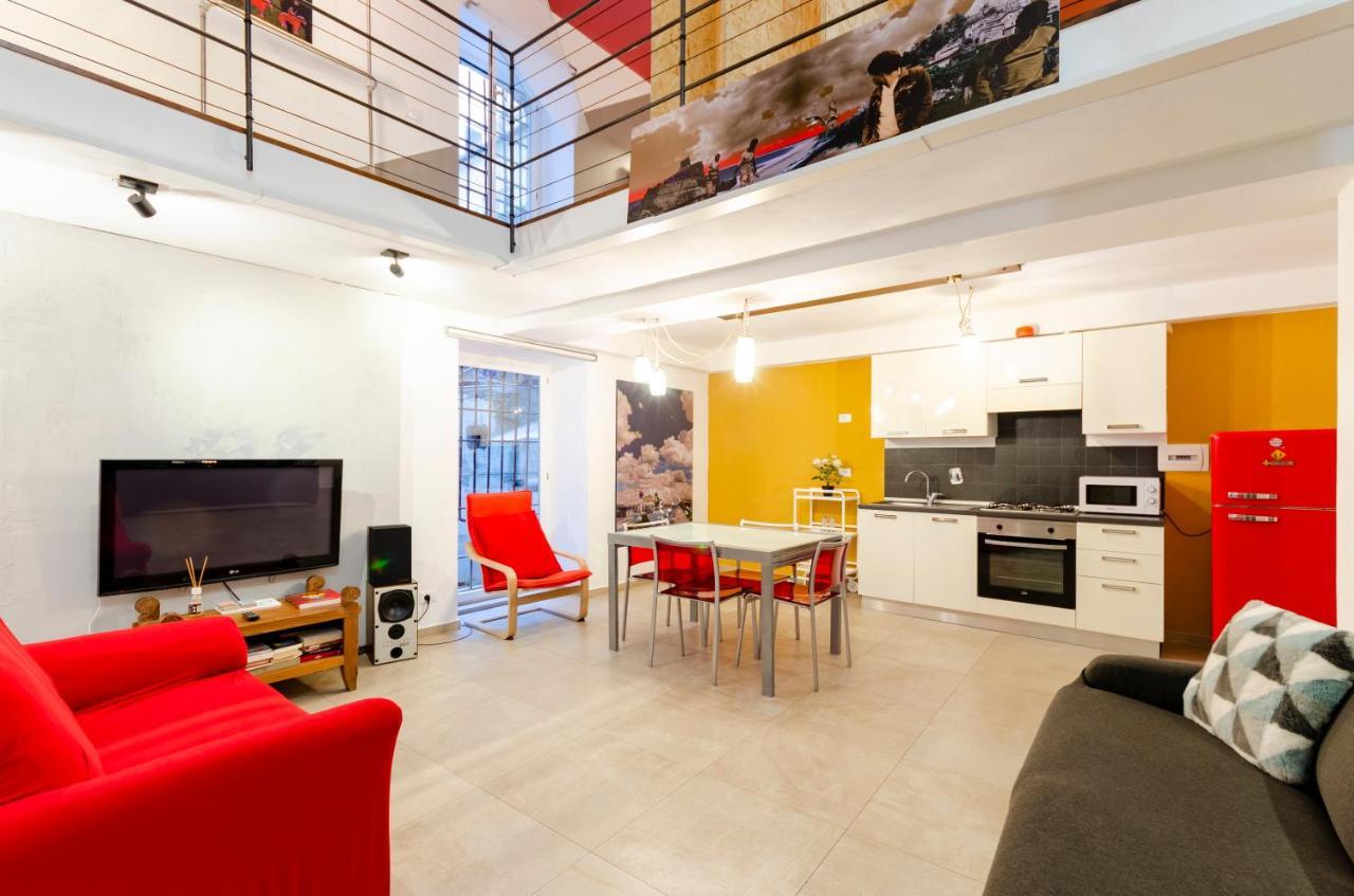 Joivy Vibrant Open-Plan Apt For 6 In Historic Centre Lägenhet Genua Exteriör bild