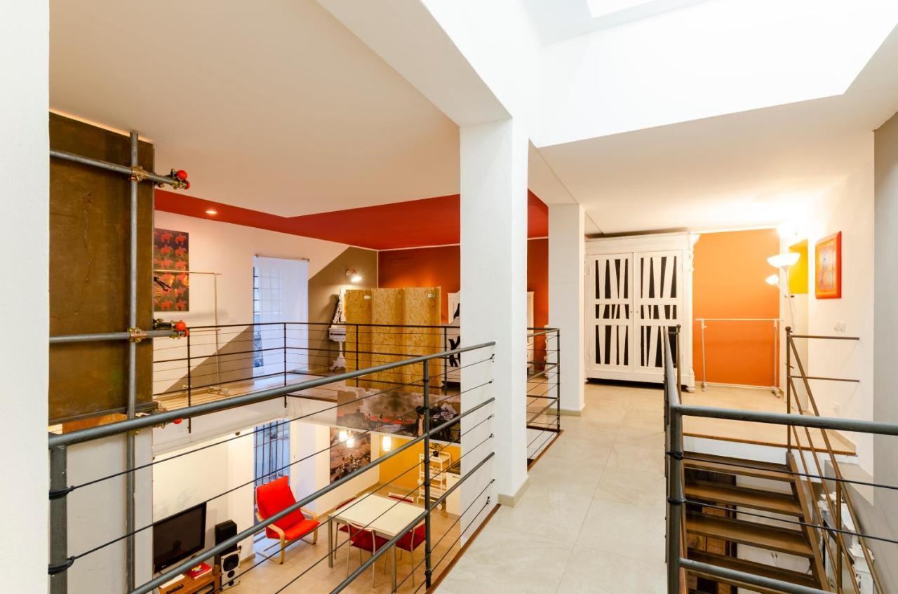 Joivy Vibrant Open-Plan Apt For 6 In Historic Centre Lägenhet Genua Exteriör bild