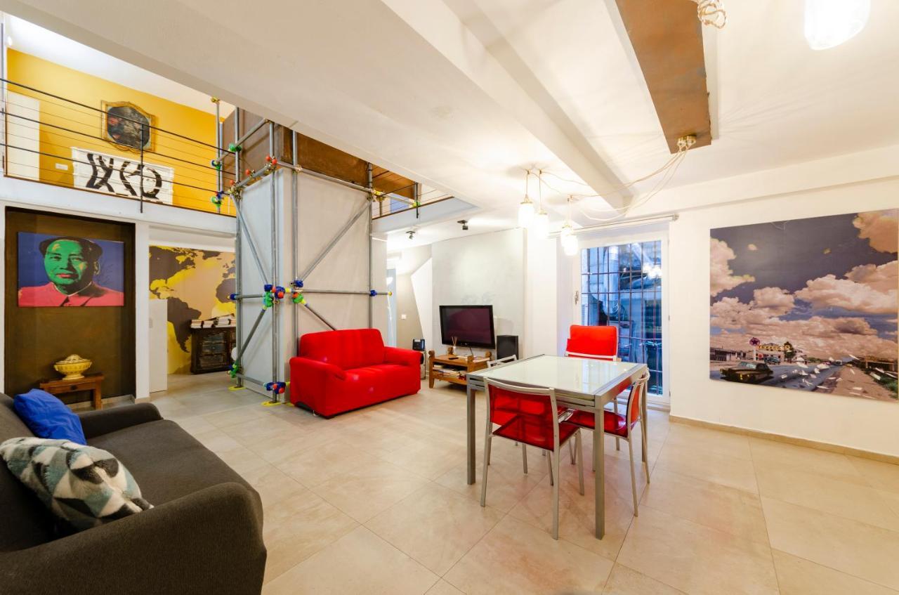 Joivy Vibrant Open-Plan Apt For 6 In Historic Centre Lägenhet Genua Exteriör bild