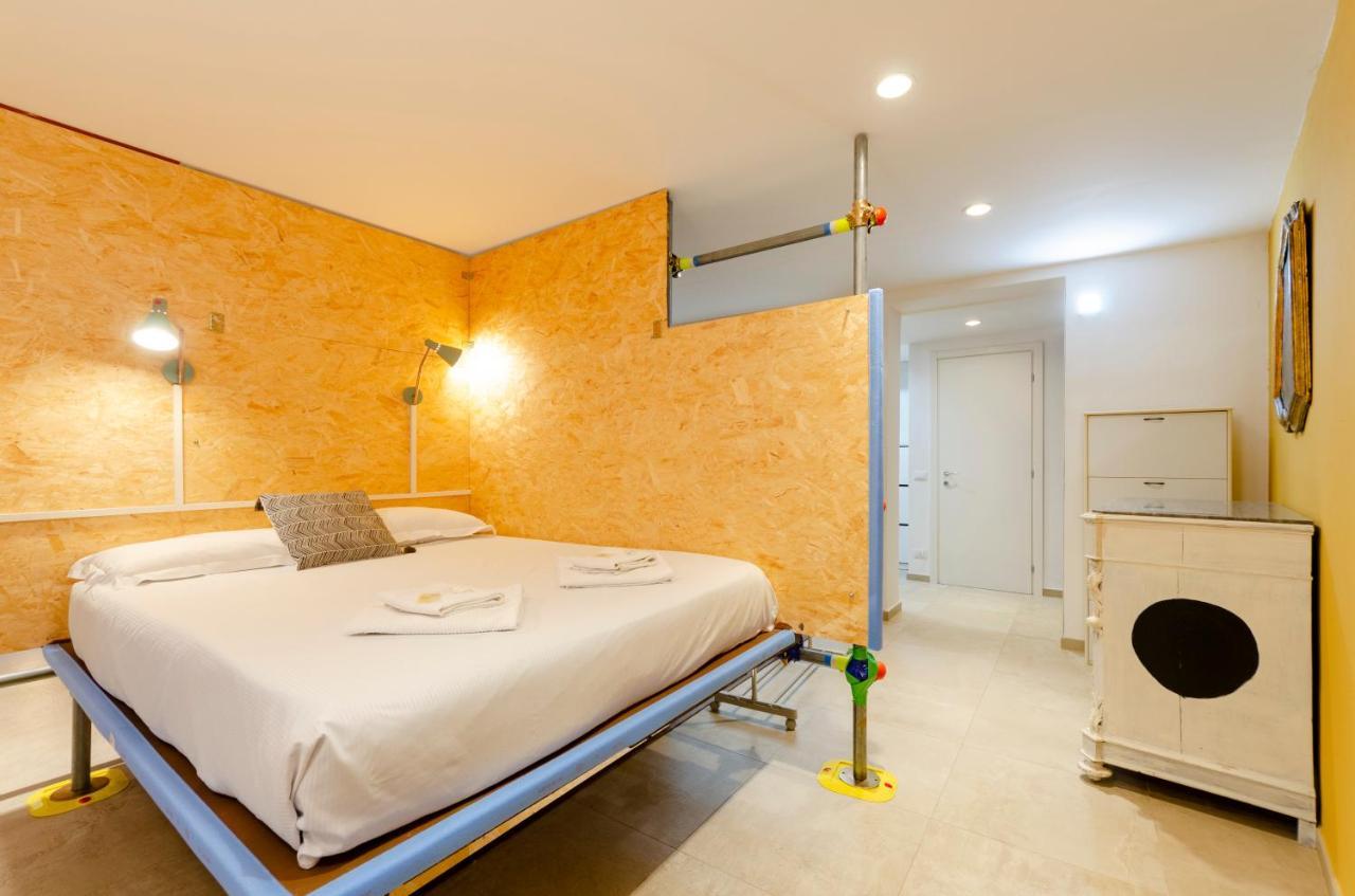 Joivy Vibrant Open-Plan Apt For 6 In Historic Centre Lägenhet Genua Exteriör bild