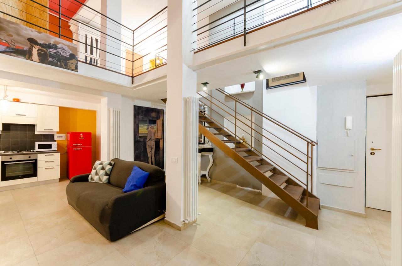 Joivy Vibrant Open-Plan Apt For 6 In Historic Centre Lägenhet Genua Exteriör bild