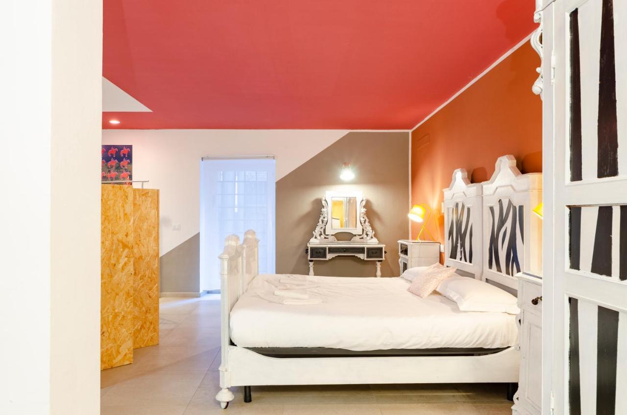Joivy Vibrant Open-Plan Apt For 6 In Historic Centre Lägenhet Genua Exteriör bild
