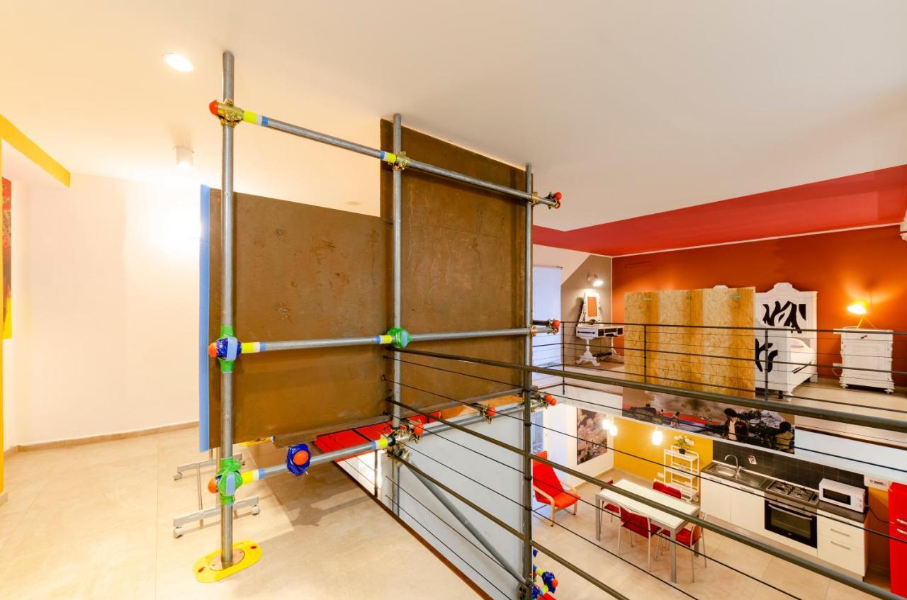 Joivy Vibrant Open-Plan Apt For 6 In Historic Centre Lägenhet Genua Exteriör bild